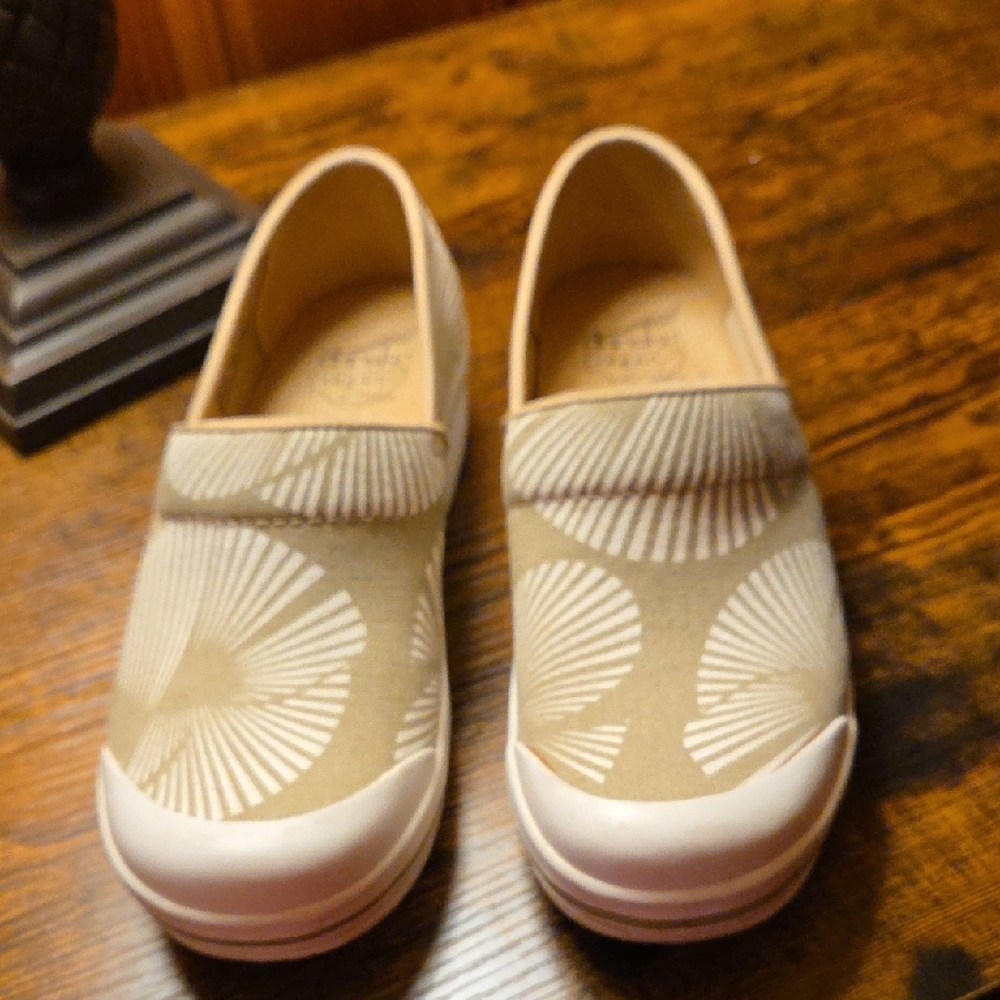Dansko Volley Frond Tan And Green Slip-On Women's Shoes